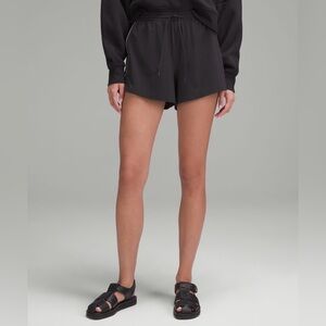 lululemon Court Rival High-Rise Short 3"
Black/White